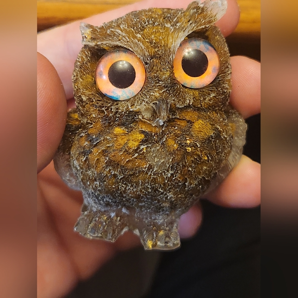 Genuine Tigers Eye or Clear Quartz Chip Resin Owl - Picture 2 of 5